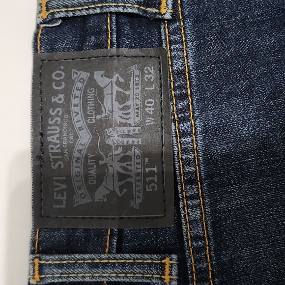 Men Levi's Jeans - Picture 3 of 5